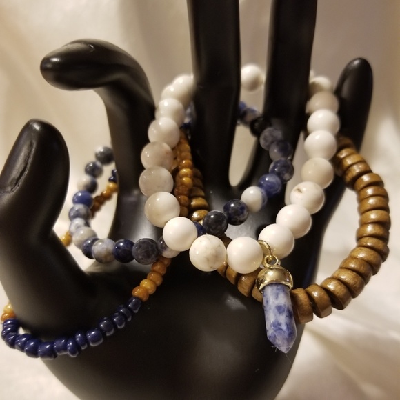 Handmade stretch bracelets - Picture 4 of 4